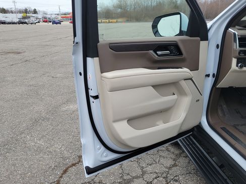 New 2026 GMC Yukon XL Denali AWD/4WD image 17