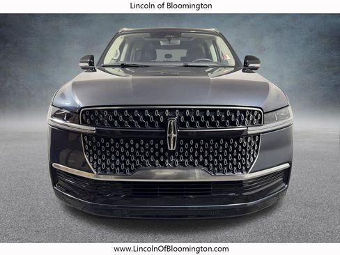 Used 2025 Lincoln Navigator L Reserve AWD/4WD image 10