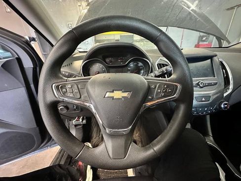 Used 2017 Chevrolet Cruze LT w/ Convenience Package FWD image 34