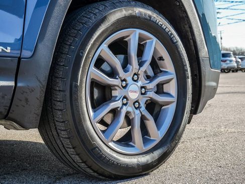 Used 2024 GMC Terrain SLT image 9