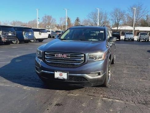 Certified 2019 GMC Acadia SLT image 3