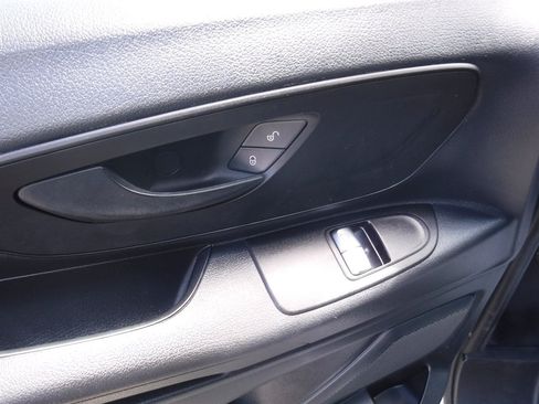 Used 2023 Mercedes-Benz Metris image 13