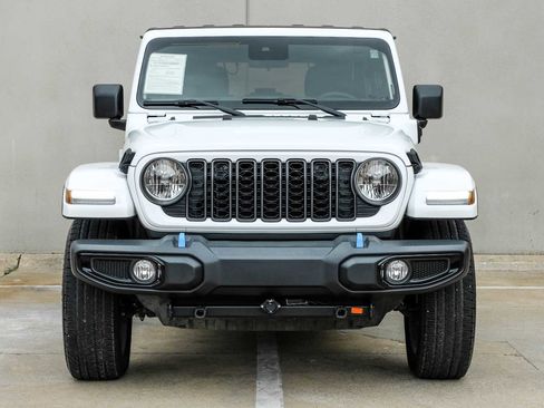 Used 2024 Jeep Wrangler Unlimited AWD/4WD image 6