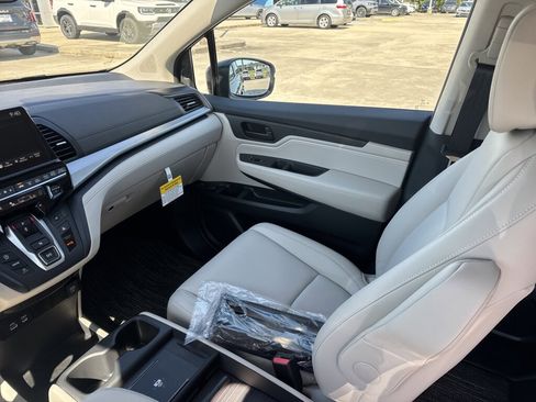 New 2026 Honda Odyssey EX-L image 10