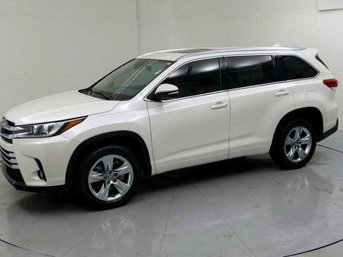 Used 2017 Toyota Highlander Limited image 5