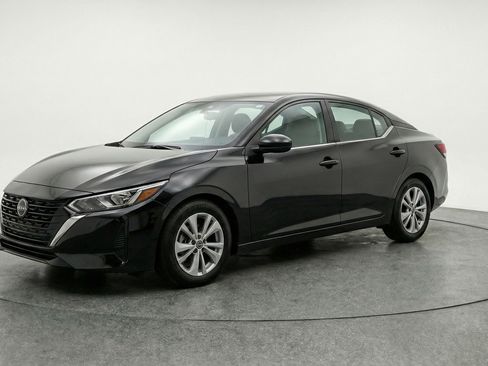 Used 2025 Nissan Sentra S FWD image 3