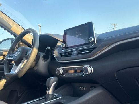 Certified 2025 Nissan Altima 2.5 SV FWD image 28