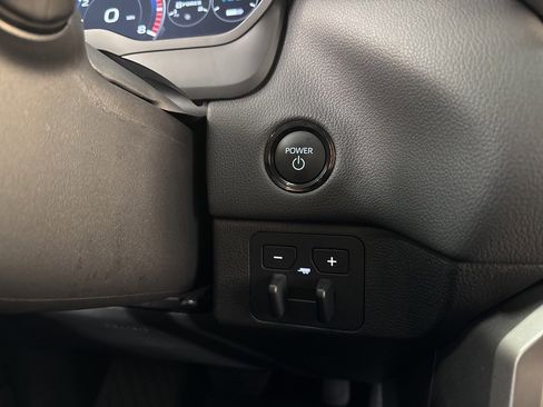 Used 2025 Toyota Tundra Limited image 24