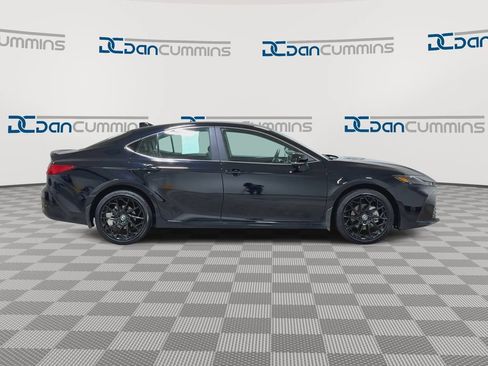 Used 2026 Toyota Camry XLE AWD/4WD image 9