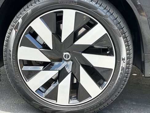 Certified 2023 Volvo XC90 T8 Ultimate w/ Protection Package Premier AWD/4WD image 36