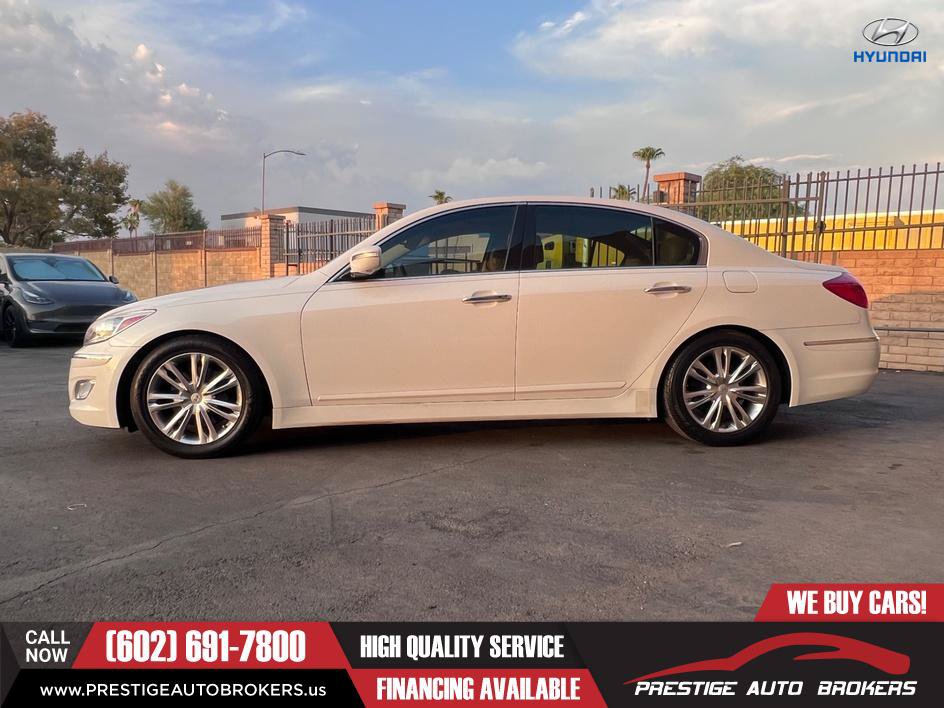 Used 2013 Hyundai Genesis 3.8 w/ Premium Pkg RWD image 4