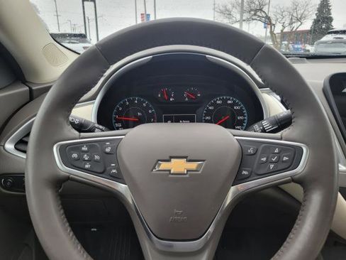 Used 2022 Chevrolet Malibu LT w/ Leather Package image 10