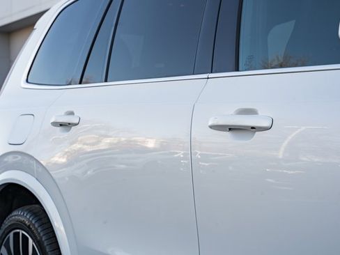 Used 2025 Volvo XC90 T8 Plus w/ Protection Package Premier image 14