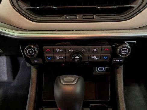 Used 2025 Jeep Compass Limited AWD/4WD image 22