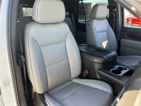 Used 2022 GMC Yukon SLT w/ SLT Premium Package image 30