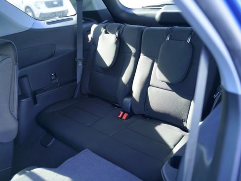 Used 2021 Ford Explorer XLT image 26