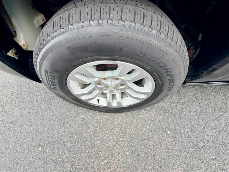 Used 2007 Chevrolet Avalanche LTZ AWD/4WD image 13