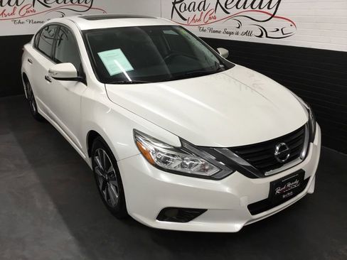 Used 2016 Nissan Altima 2.5 SV w/ Convenience Package image 2