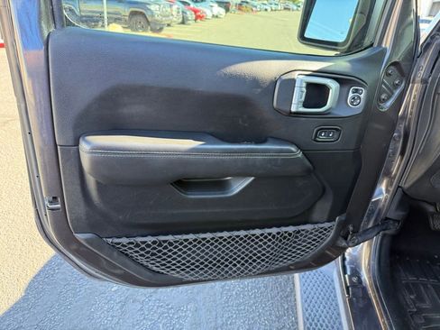 Used 2020 Jeep Wrangler Unlimited Sahara image 22