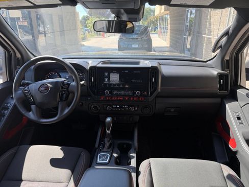 Used 2026 Nissan Frontier PRO-4X AWD/4WD image 32