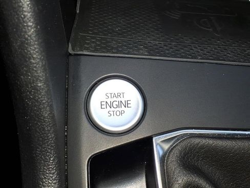 Used 2022 Volkswagen Taos SE image 24