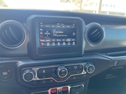 Used 2023 Jeep Wrangler Unlimited Sport image 12