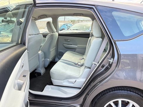 Used 2012 Toyota Prius V Five image 8