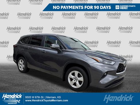 Certified 2024 Toyota Highlander LE AWD/4WD image 1