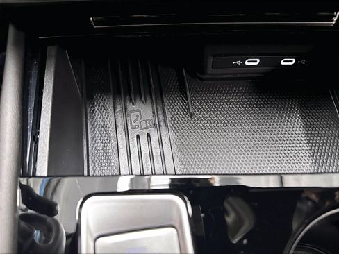Used 2025 Volkswagen Atlas SE AWD/4WD image 19