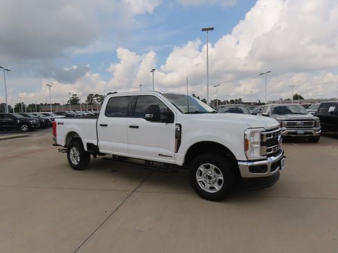 Used 2025 Ford F250 XLT AWD/4WD image 7