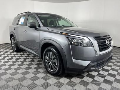 Used 2024 Nissan Pathfinder SV