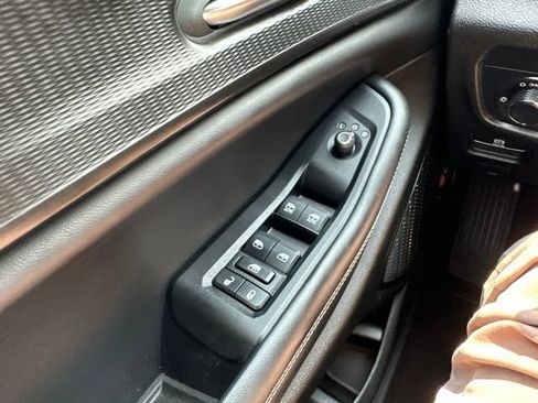 Used 2023 Jeep Grand Cherokee Altitude AWD/4WD image 40