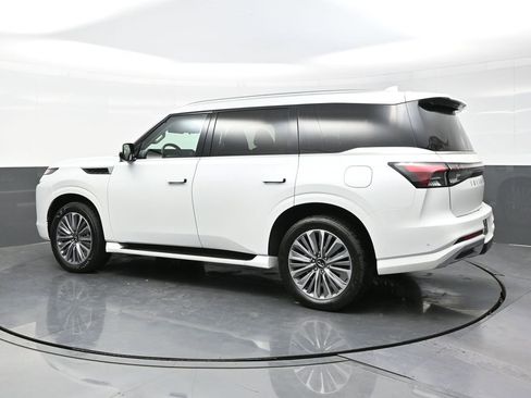 Used 2025 INFINITI QX80 Sensory image 4