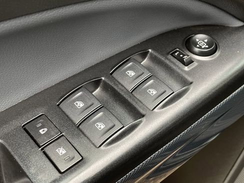 Used 2022 Chevrolet Colorado Z71 w/ Z71 Midnight Edition image 21