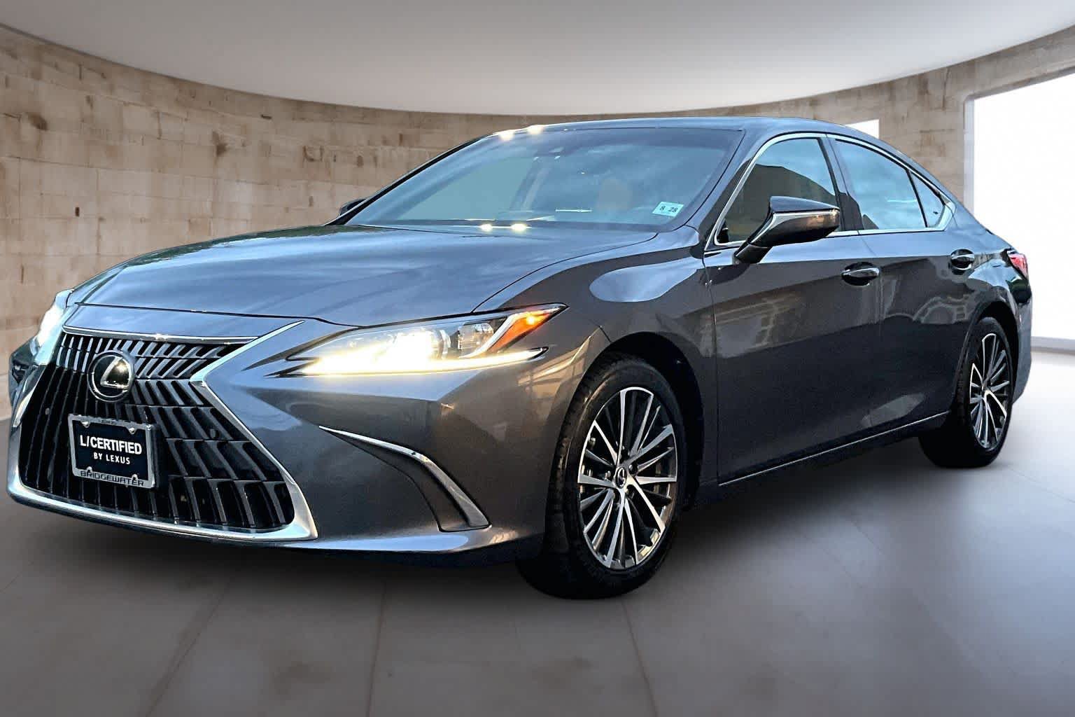 Used 2024 Lexus ES 350 w/ Premium Package FWD image 3