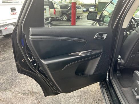 Used 2015 Dodge Journey Crossroad w/ Flexible Seating Group image 14