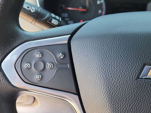 Used 2022 Chevrolet Traverse LS AWD/4WD image 18