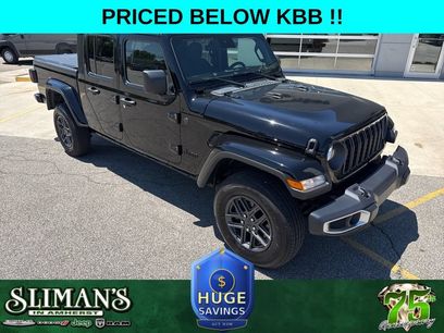 Used 2024 Jeep Gladiator Sport