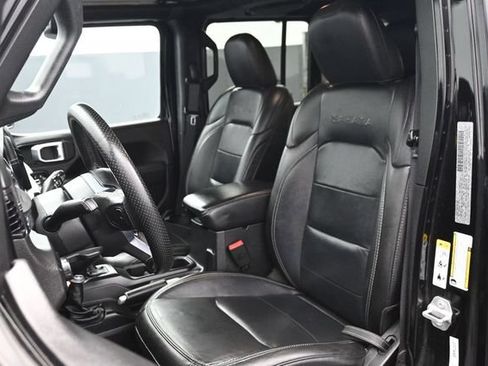 Used 2020 Jeep Wrangler Unlimited Sahara AWD/4WD image 5