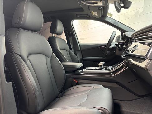 Used 2025 Audi Q7 3.0T Prestige image 30