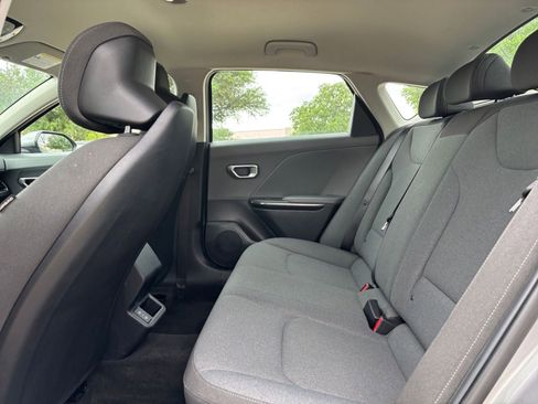 Used 2025 Kia K4 LXS image 28