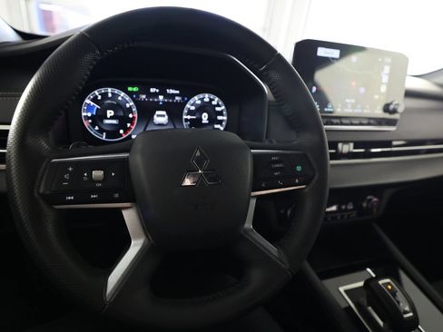 Used 2024 Mitsubishi Outlander SE Black Edition FWD image 20