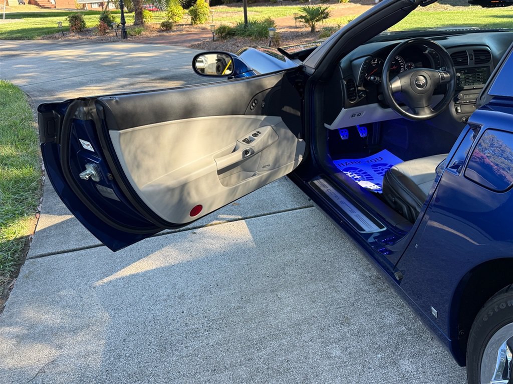 Used 2007 Chevrolet Corvette Coupe w/ Preferred Equipment Group RWD image 49