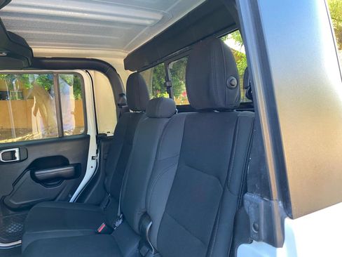 Used 2021 Jeep Gladiator Sport AWD/4WD image 28