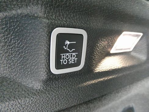 Used 2021 Jeep Grand Cherokee L Overland w/ Luxury Tech Group IV image 19