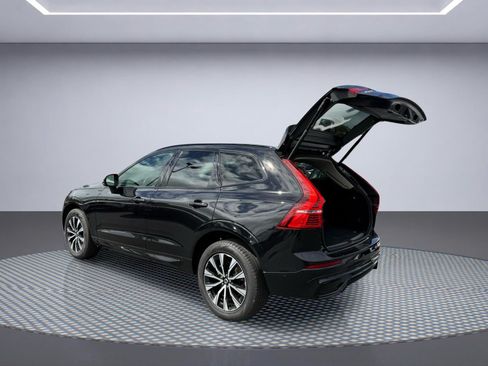 Used 2024 Volvo XC60 B5 Plus AWD/4WD image 9