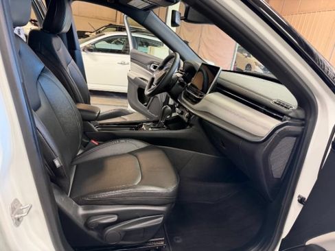 Used 2025 Jeep Compass Limited AWD/4WD image 30