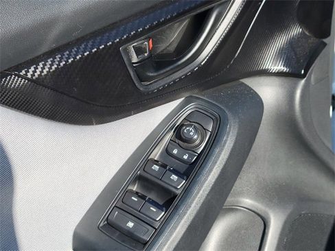 Used 2019 Subaru Crosstrek 2.0i Premium w/ Eyesight System image 18