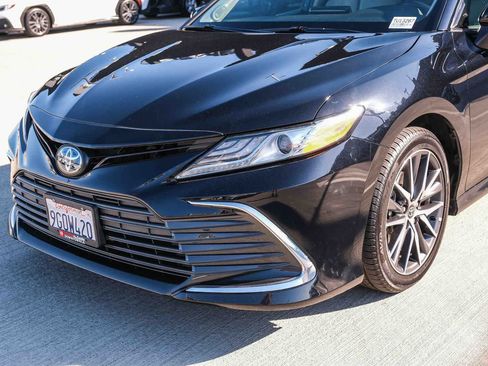 Used 2023 Toyota Camry XLE w/ Navigation Package FWD image 11