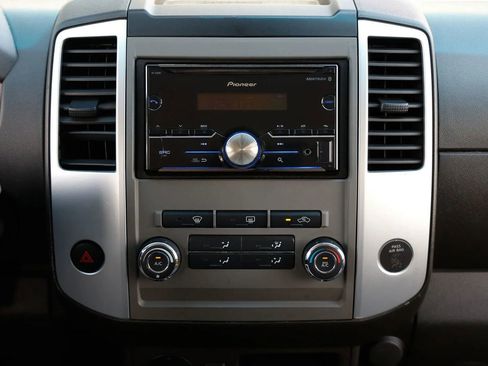 Used 2010 Suzuki Equator Sport RWD image 30